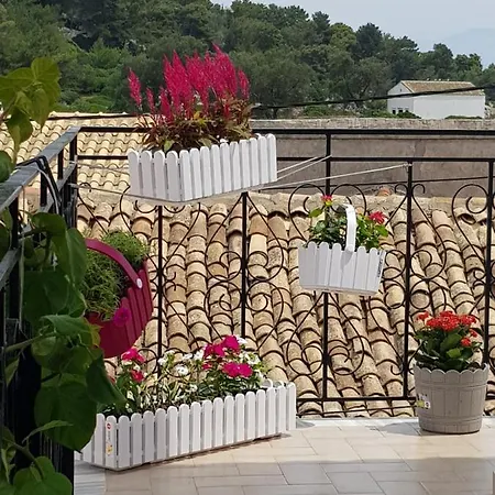 Sotiris Sea View Apartman Gáiosz